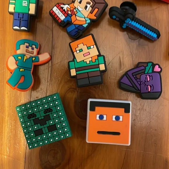 12 gibbits for croc/slides - Picture 3 of 4